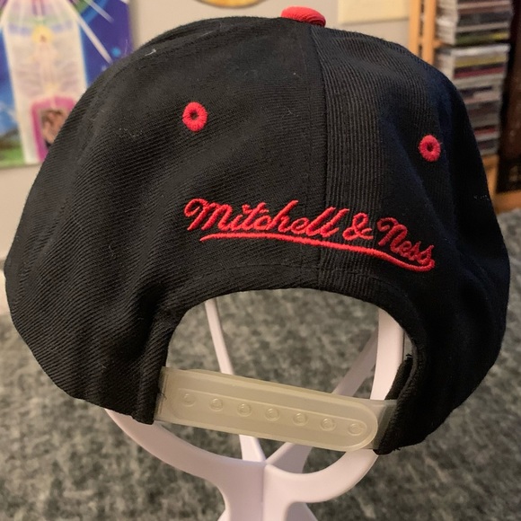 NBA Hat - Picture 2 of 5